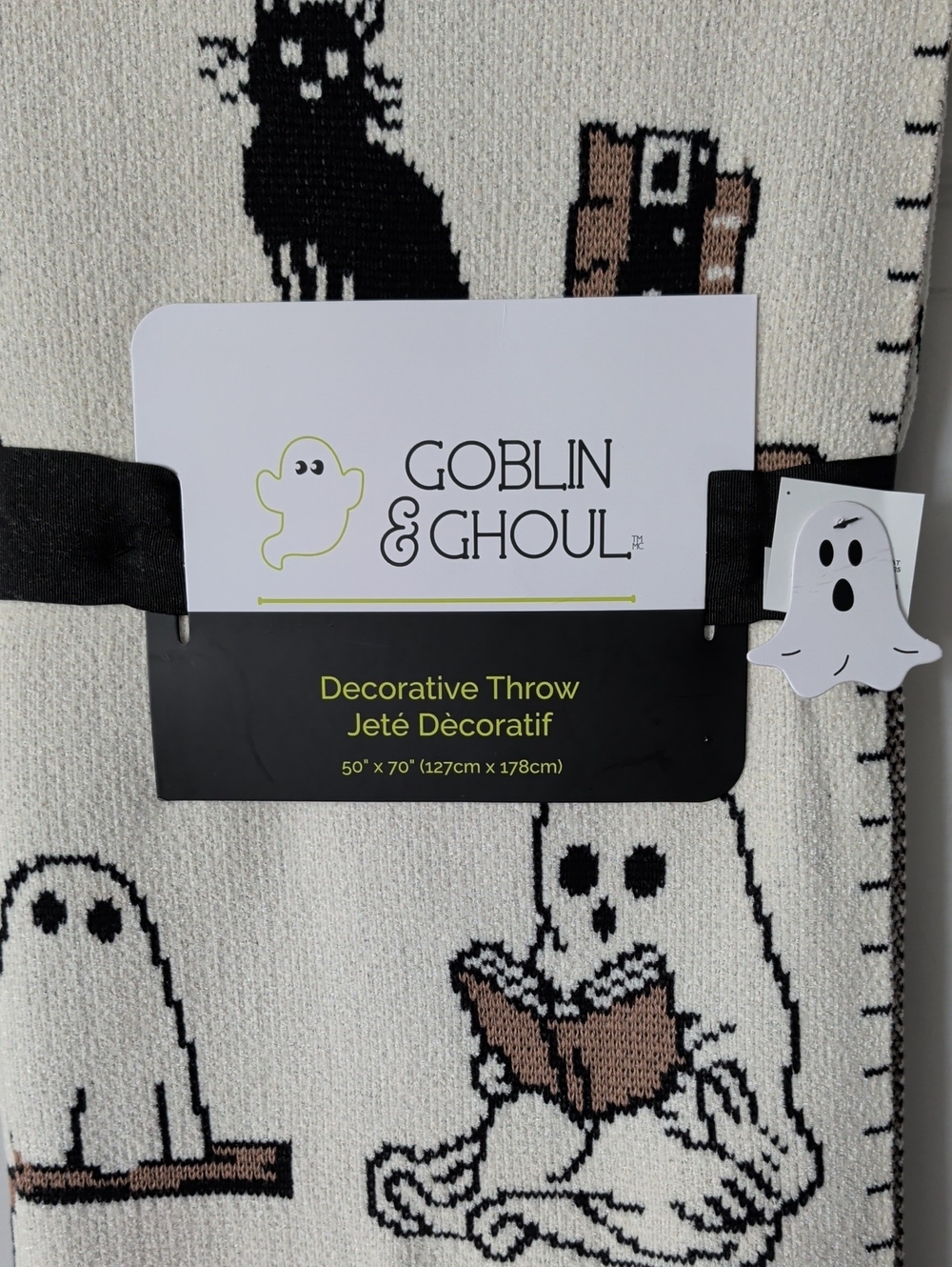 Goblin & Ghoul Halloween Ghosts Reading Books With Black Cats Throw Blanket NWT